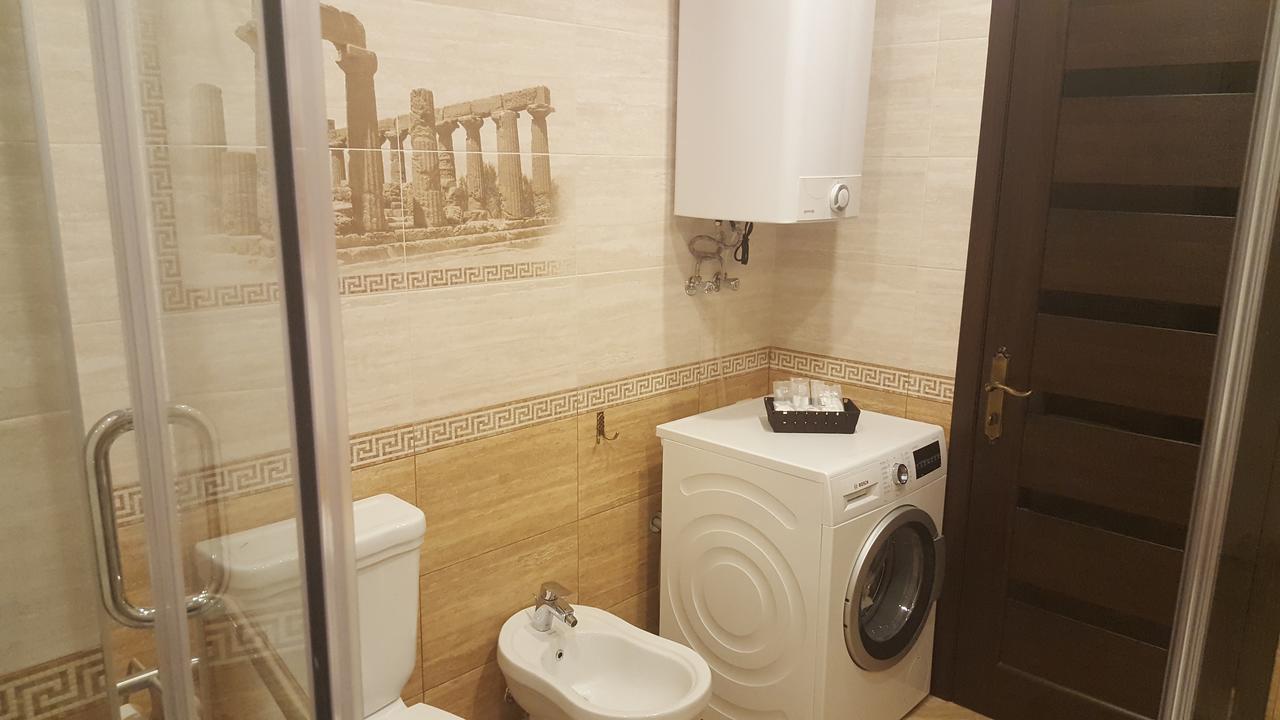Mimino Apartment Deluxe First Line Batumi Eksteriør bilde